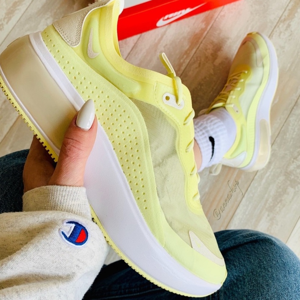 Nike Women's Lemon Sneakers size 8